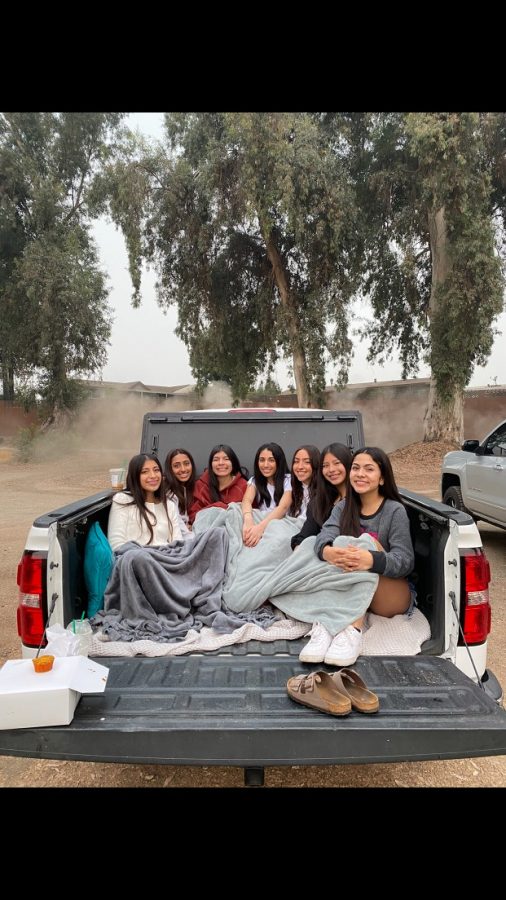 SHS seniors gather at Reedley Beach to participate in the virtual senior sunrise.
Photo contributed by Pamela Hernandez

