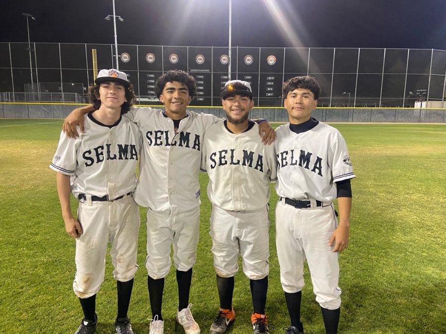 The+seniors+of+the+Selma+High+School+Baseball+team.