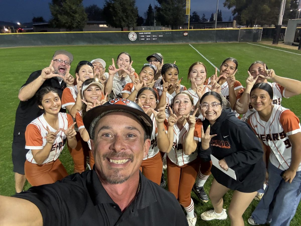 Varsity Girls Softball Team Wins